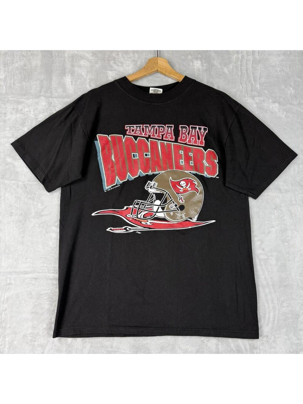 Vintage 1997 Tampa Bay Buccaneers Graphic Tee Black NFL Football M Canada Made - Picture 2 of 10